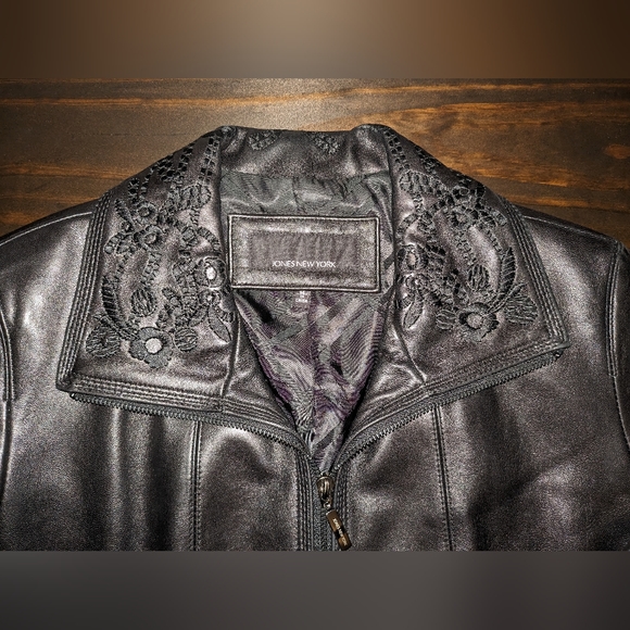 Jones New York Embroidered black leather jacket size medium - Picture 5 of 15